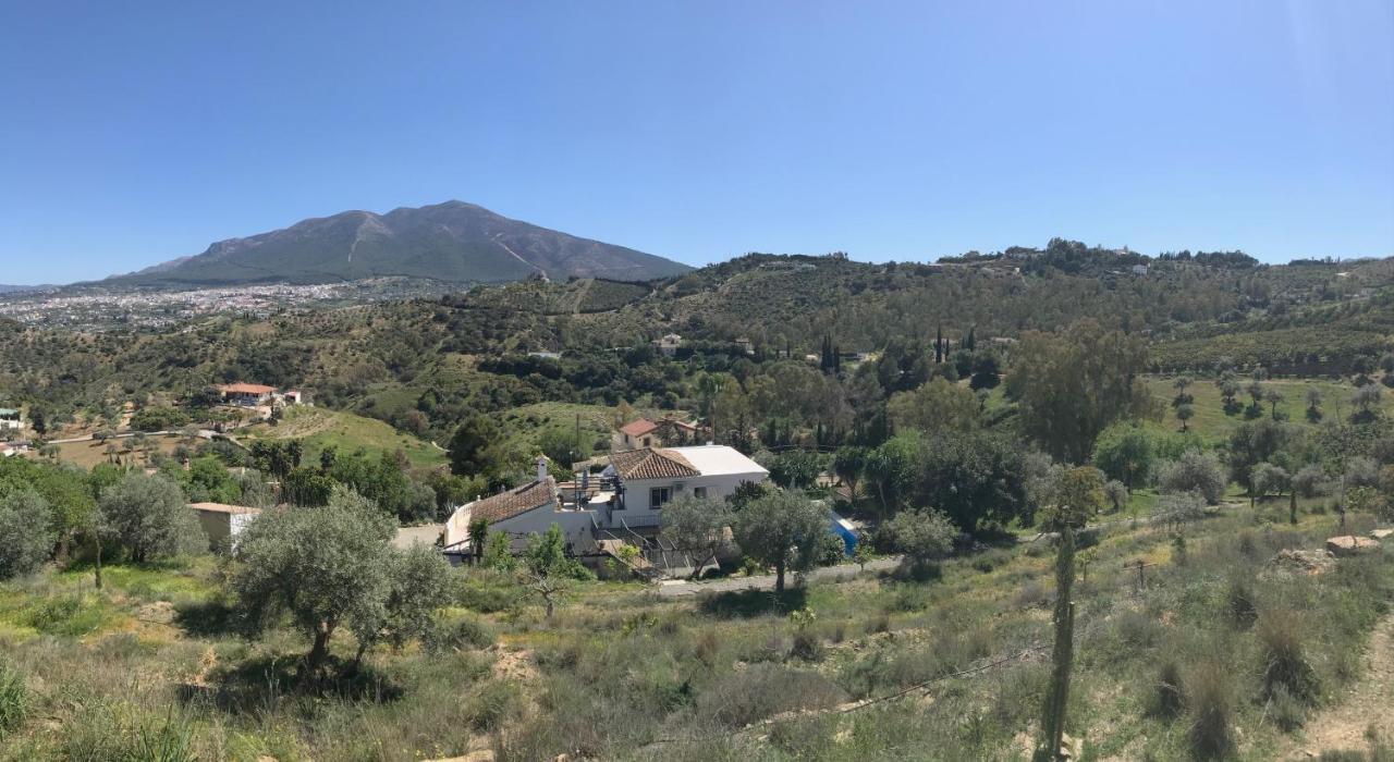 Studio Views Apartment, Cortijo Fruitful Hills Málaga Kültér fotó